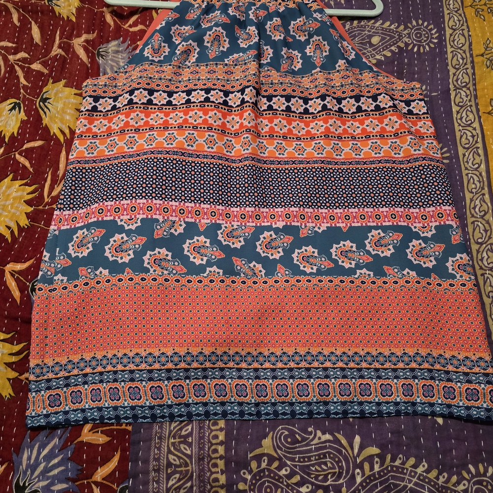 Colorful Sleeveless Patterned Top - Picture 6 of 7
